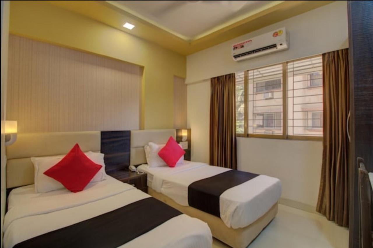 Hotel Galaxy Comforts Мумбаи Экстерьер фото