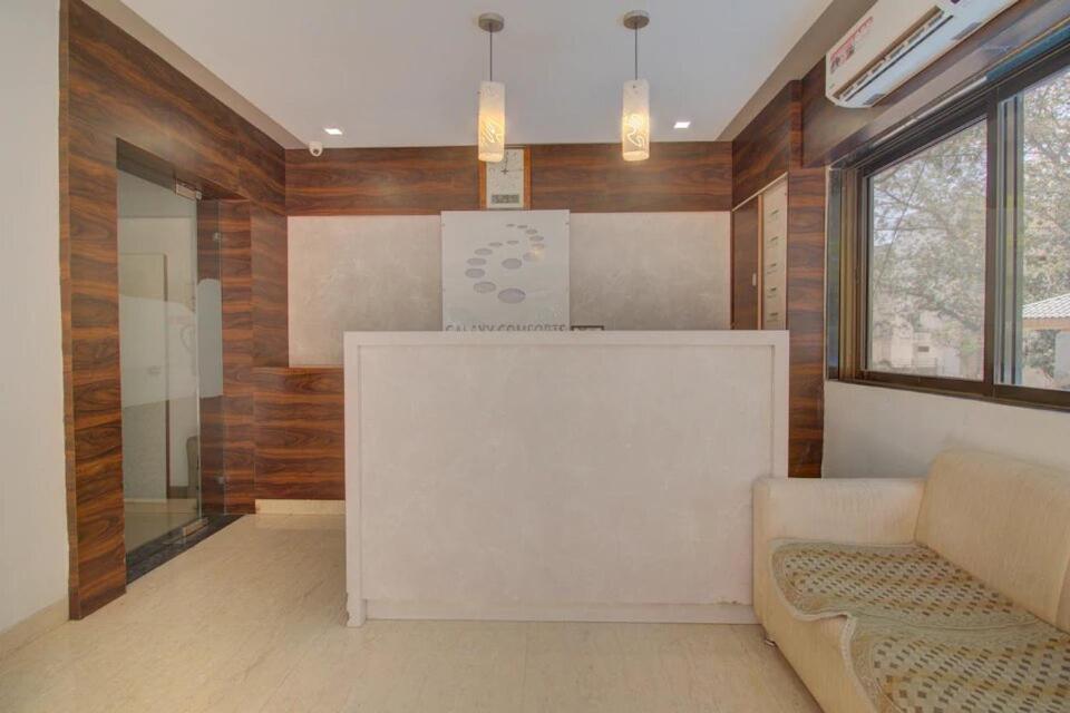 Hotel Galaxy Comforts Мумбаи Экстерьер фото