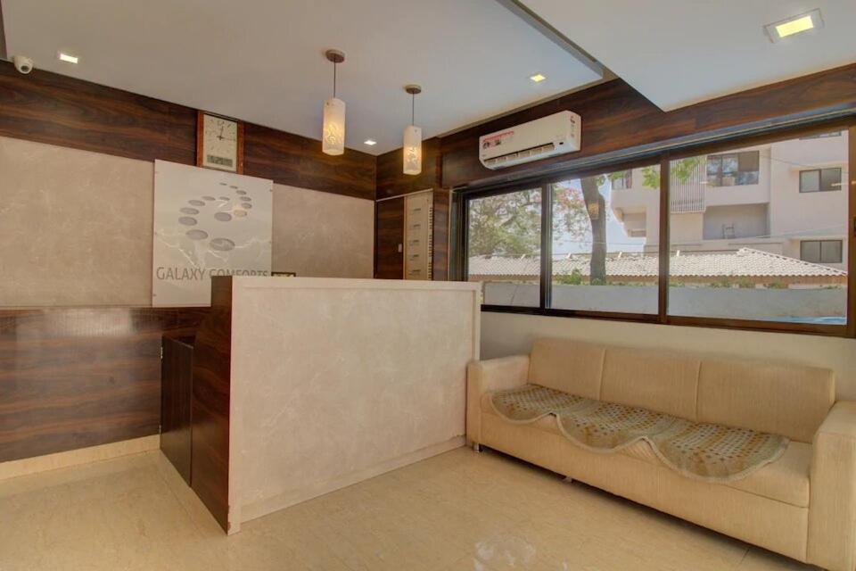 Hotel Galaxy Comforts Мумбаи Экстерьер фото