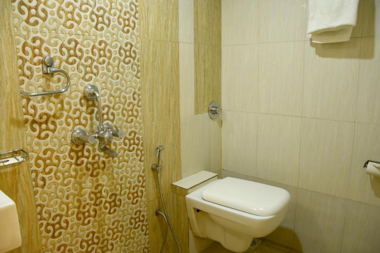 Hotel Galaxy Comforts Мумбаи Экстерьер фото