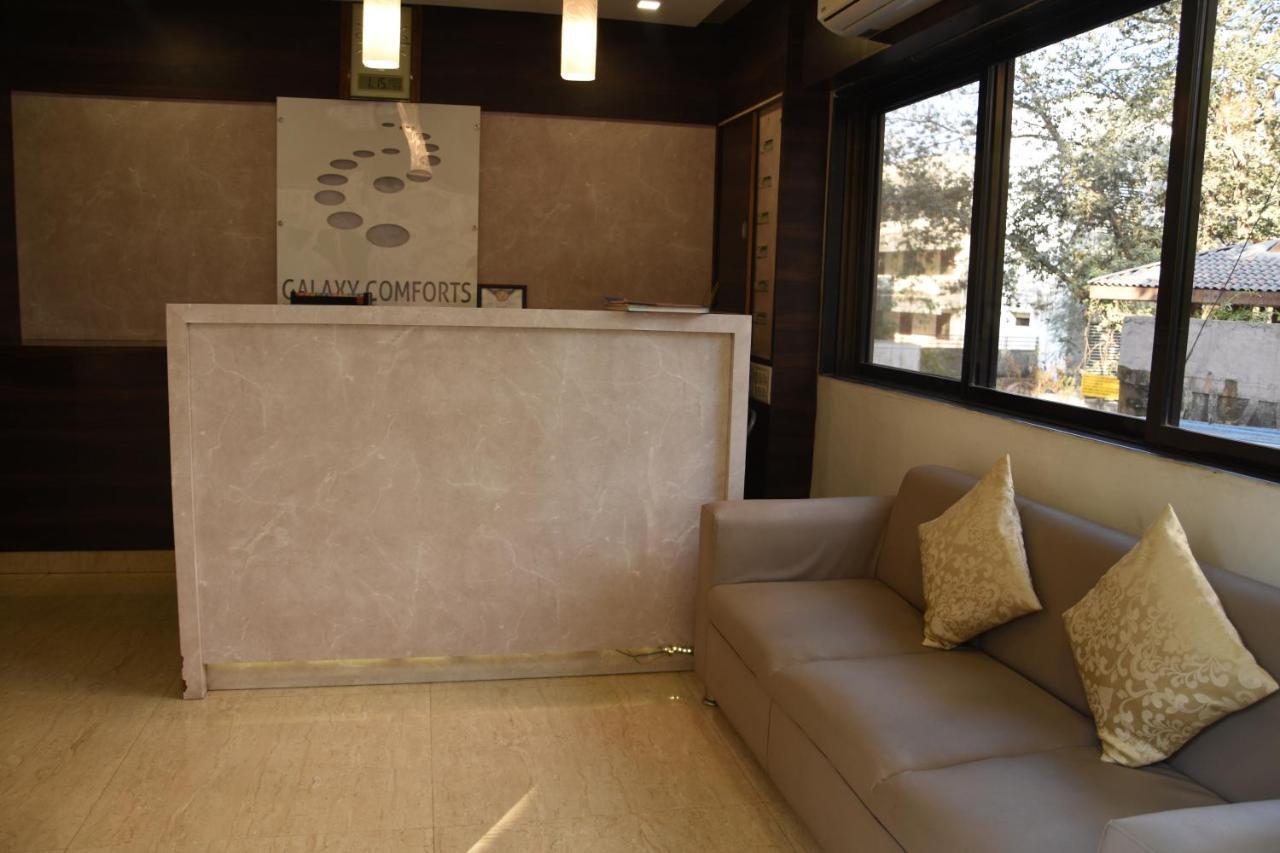 Hotel Galaxy Comforts Мумбаи Экстерьер фото